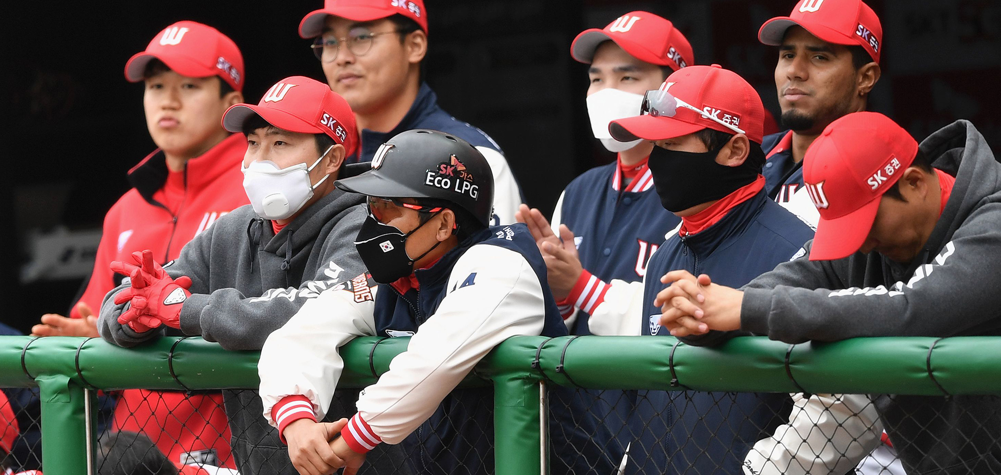 South Korea resumes Baseball as coronavirus spread slows