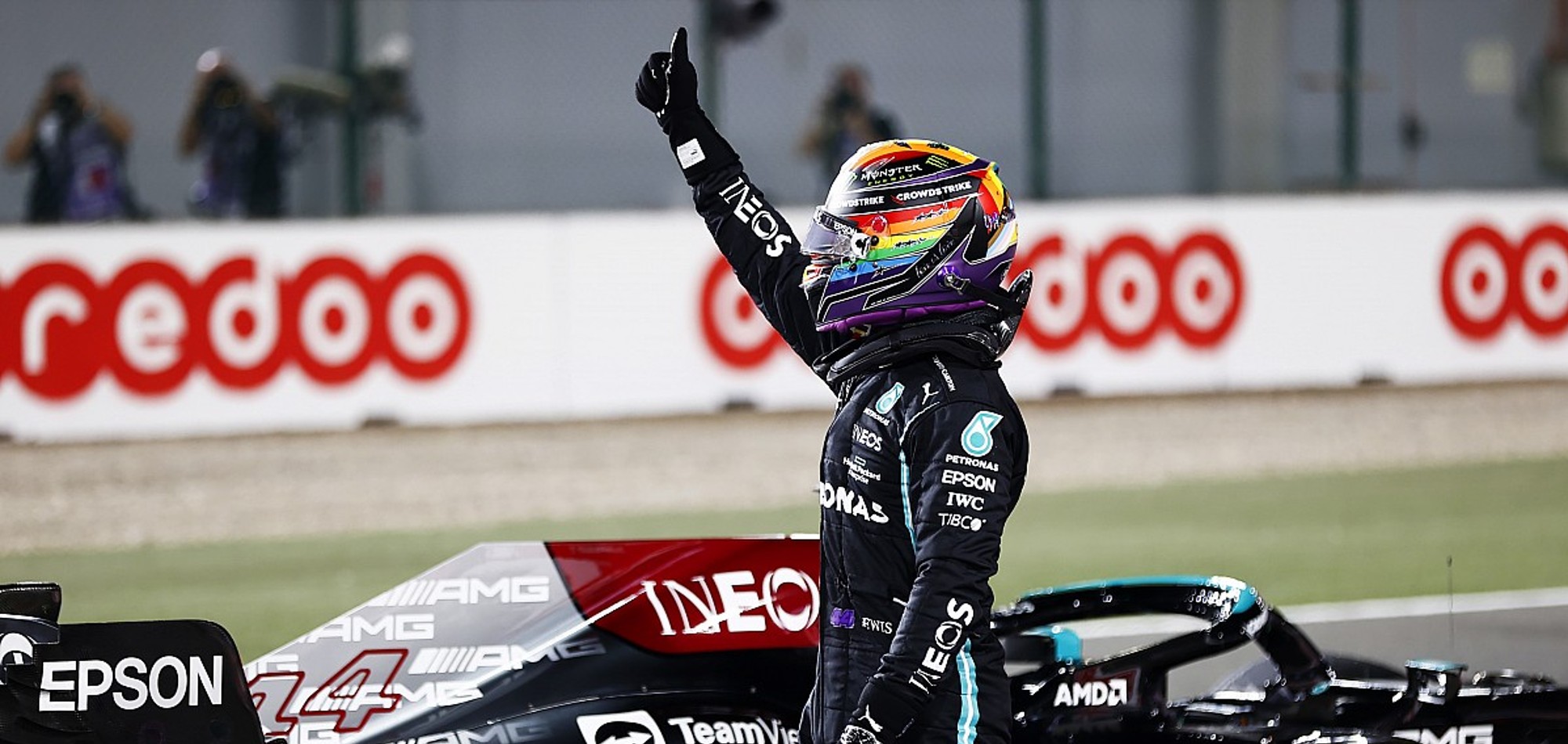Ooredoo Qatar Grand Prix: Hamilton storms to pole ahead of Verstappen
