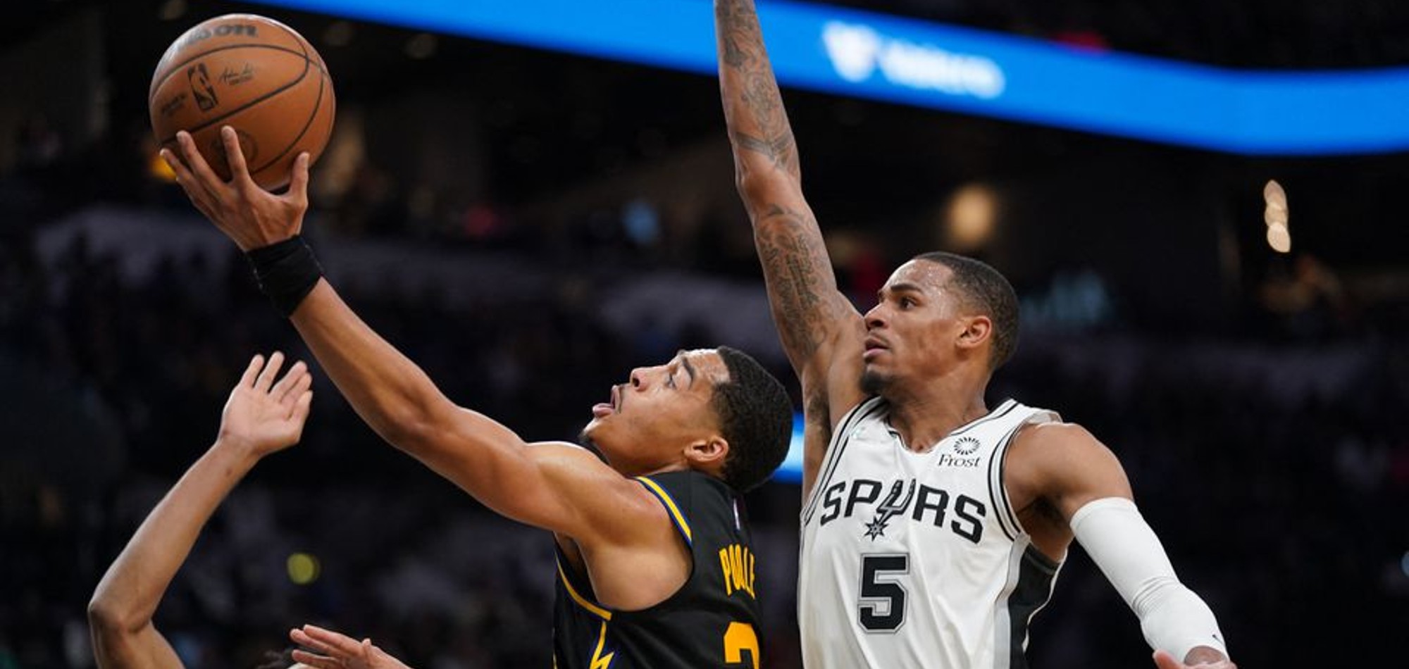 NBA roundup: Weakened Warriors rally late to beat Spurs