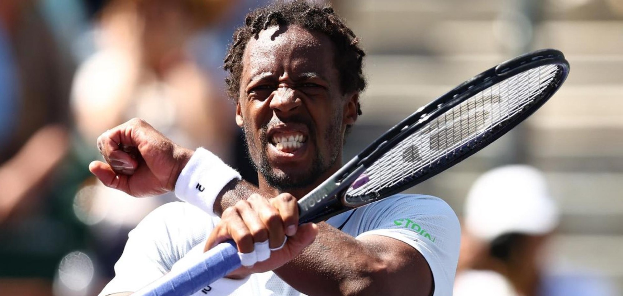 Medvedev upset by Monfils, loses No. 1 ranking