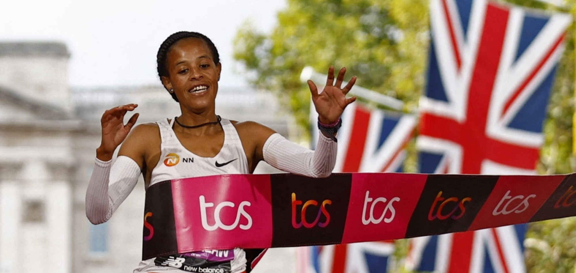 Ethiopian Yehualaw storms to London Marathon win in style