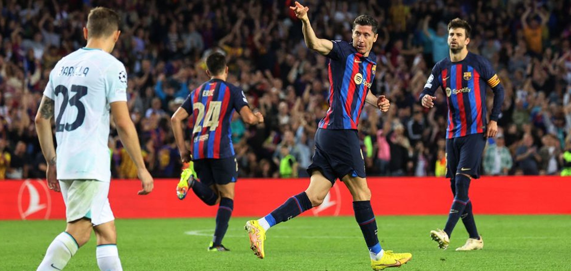 Lewandowski late show rescues Barca but early exit looms