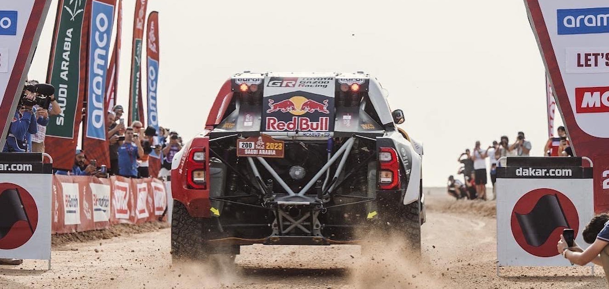 Ekstrom edges Loeb to take opening Dakar Rally prologue