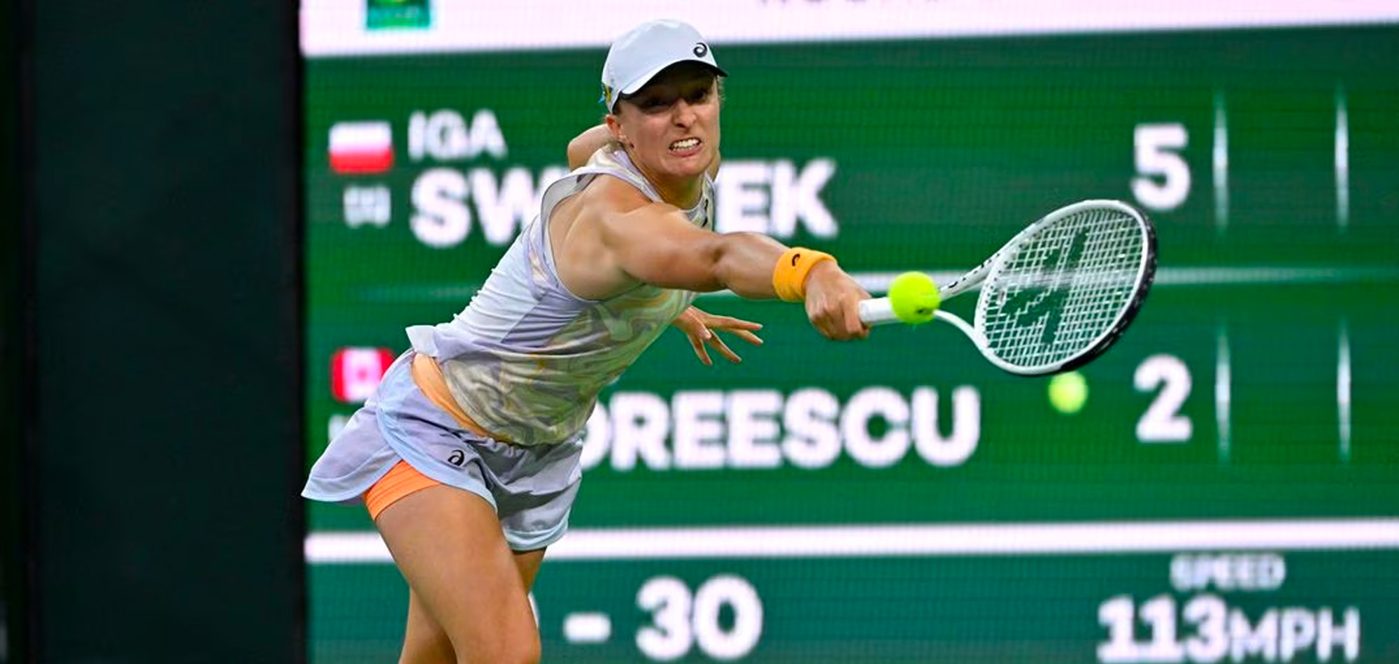Swiatek quiets the chaos to advance at Indian Wells