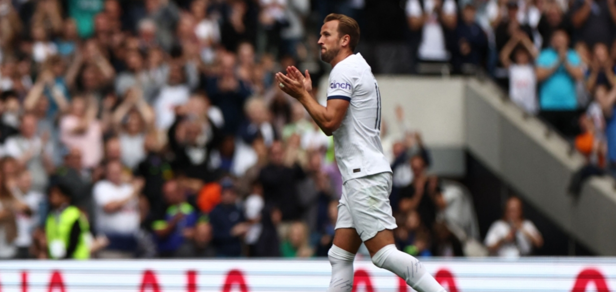 Kane scores four goals in Spurs