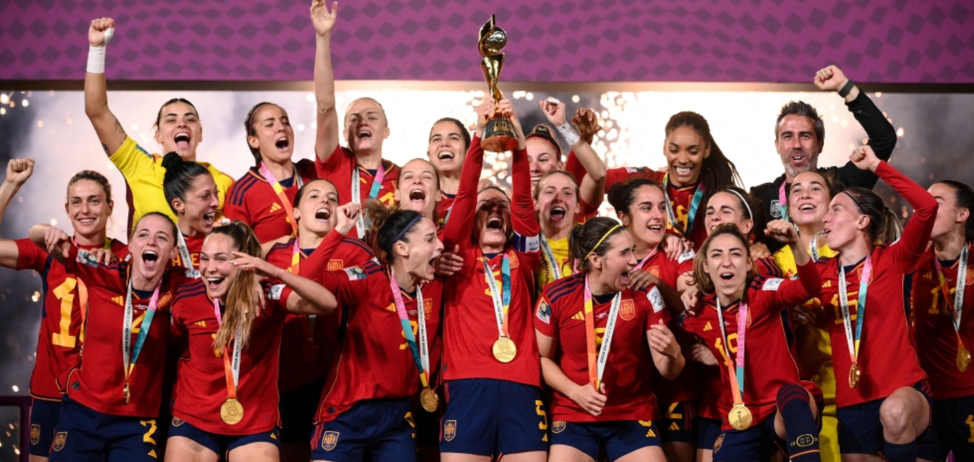 Spain tame England to win Women