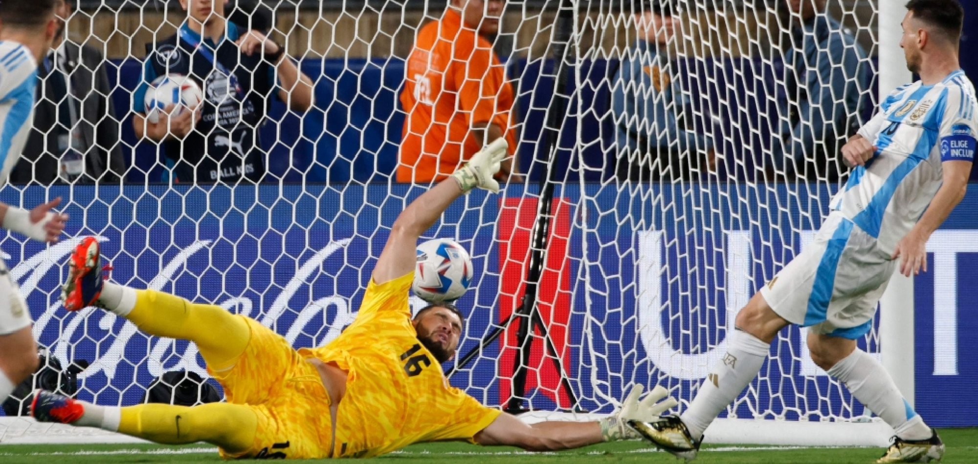 Argentina see off Canada to reach Copa America final