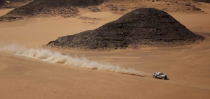Al Attiyah closing in on his fourth Dakar title