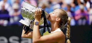 Kvitova wins Eastbourne to bolster Wimbledon hope