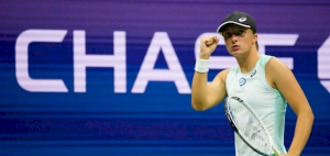   Top-ranked Swiatek faces tough foe in Jabeur at U.S. Open final