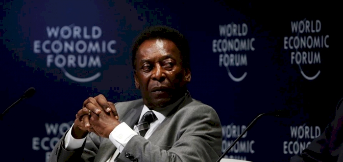 Pele continues recovery with physiotherapy in hospital