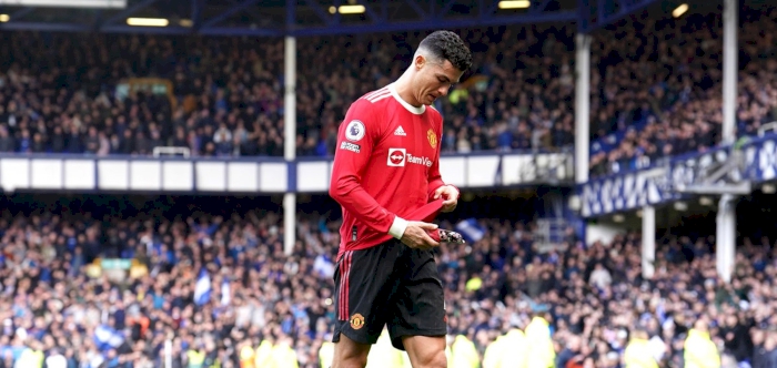 Ronaldo apologises after mobile phone incident following Man United loss