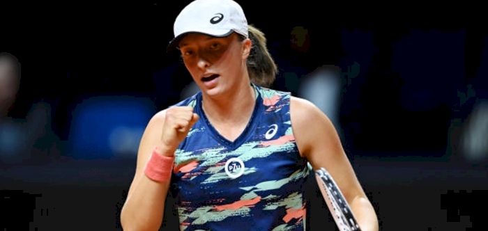 Italian Open: Iga Swiatek beats Victoria Azarenka for 25th consecutive win