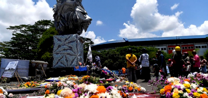 FIFA, Indonesian football body form taskforce after fatal stampede