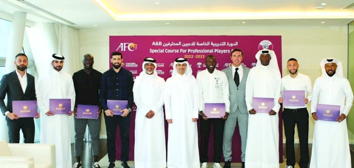 Qatar Football Association Vice-President hands over coaching certificates