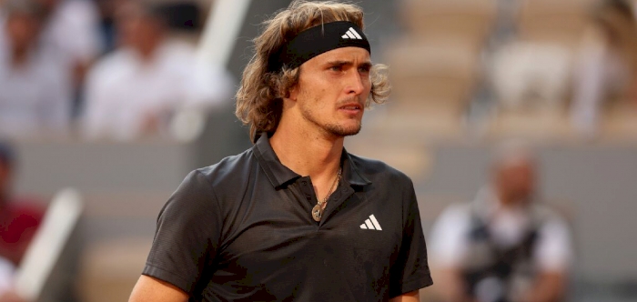 Zverev, Swiatek reach French Open semis, heartbreak for Jabeur